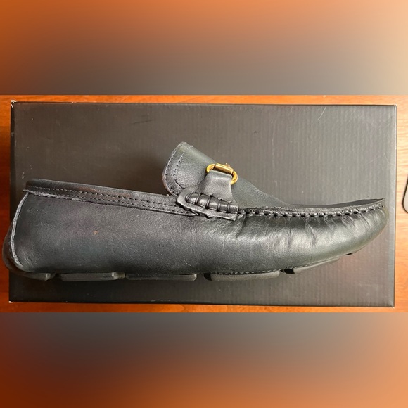 Men’s size 8 Saks loafer, blue leather with gold buckle